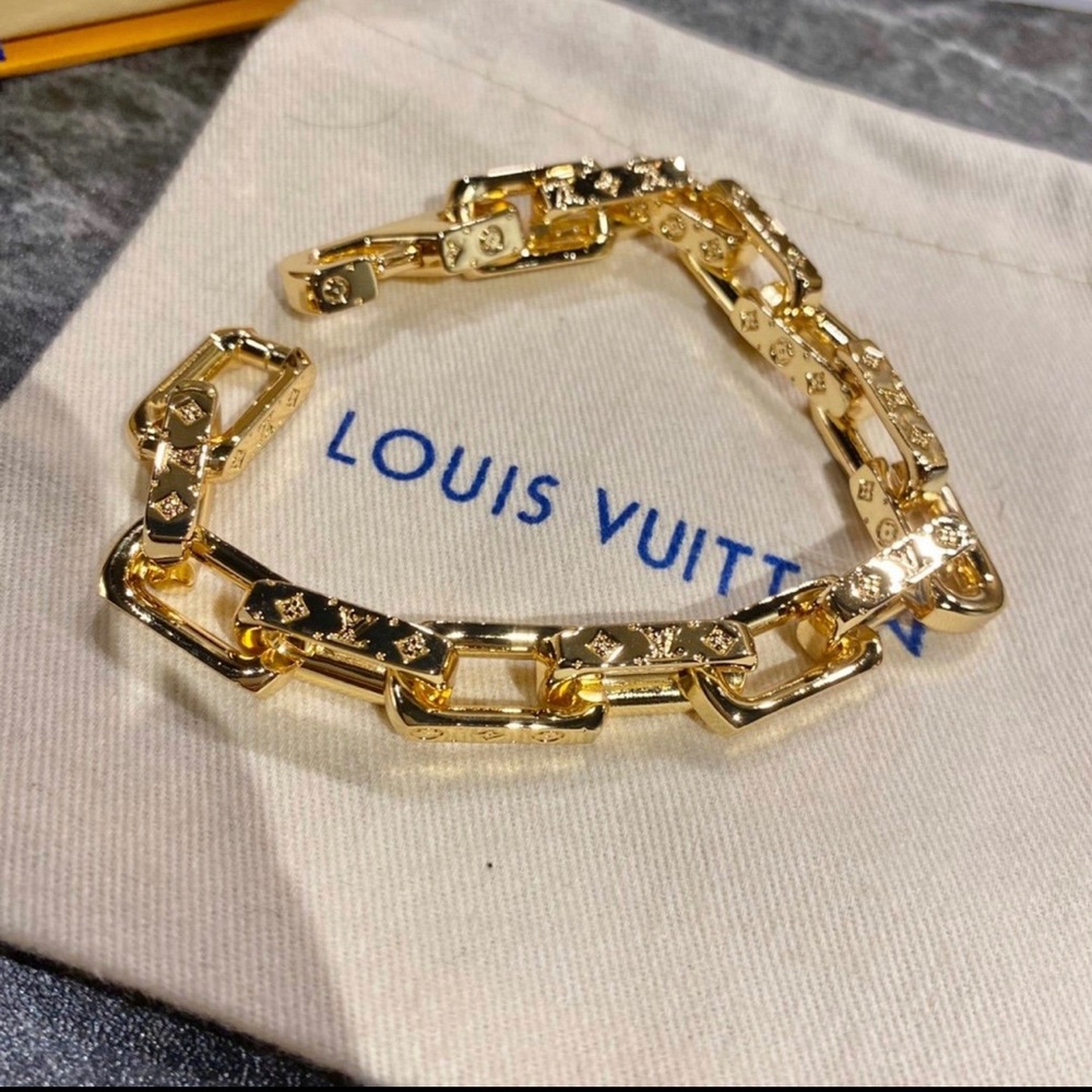 LOUIS VUITTON LV Monogram Gold Tone Chain Link Bracelet—8” | MSRP $699 | NWOT
